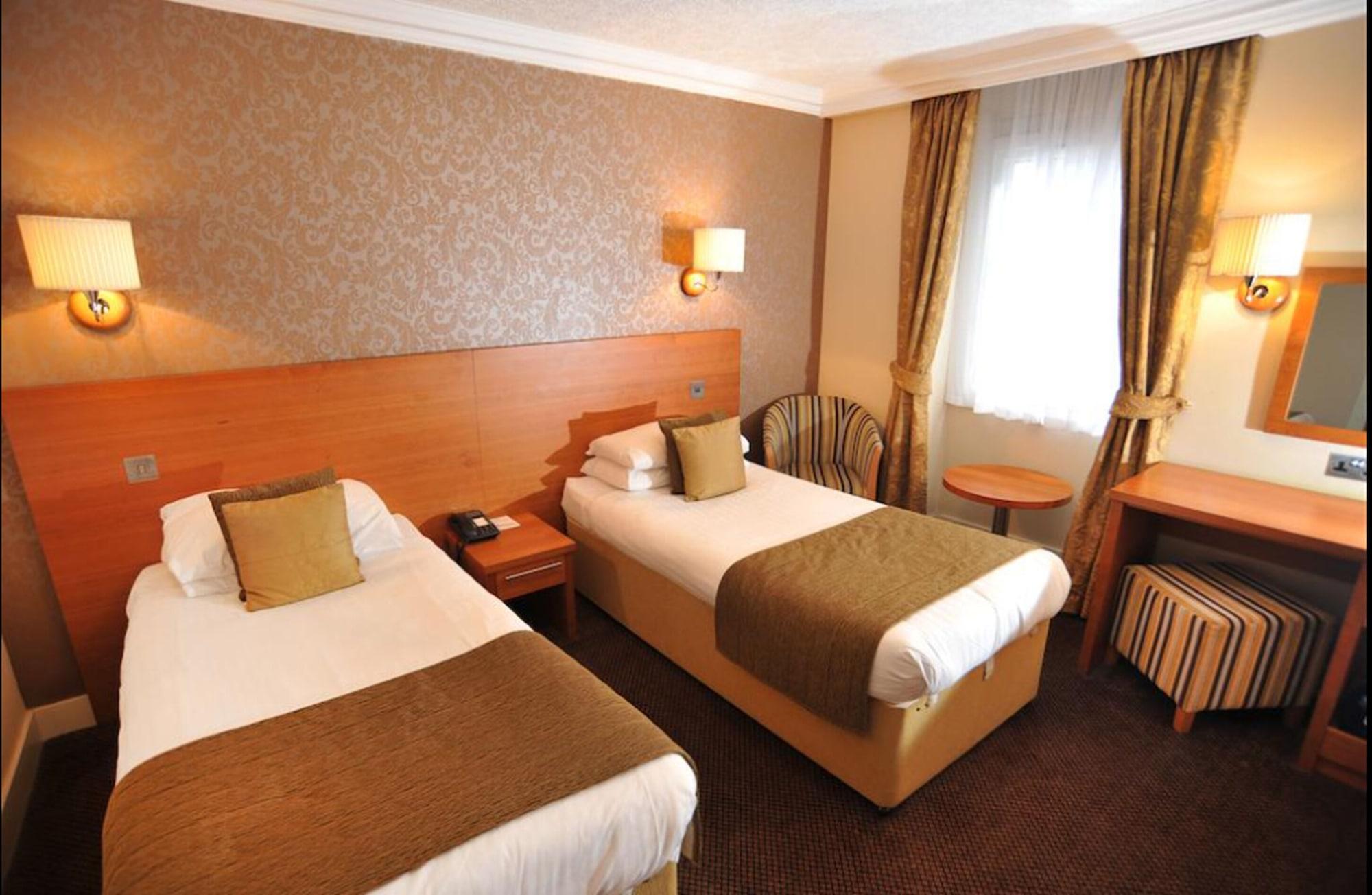 Golden Lion Hotel Стърлинг Екстериор снимка