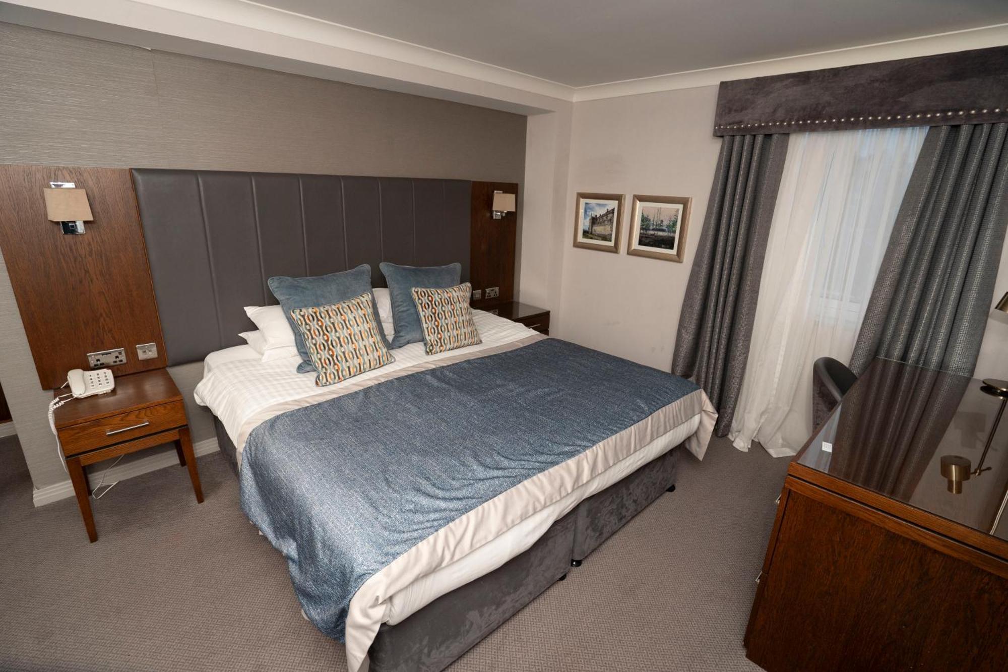 Golden Lion Hotel Стърлинг Екстериор снимка