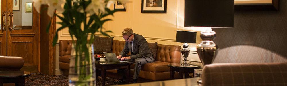 Golden Lion Hotel Стърлинг Екстериор снимка