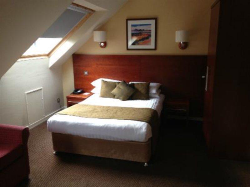 Golden Lion Hotel Стърлинг Екстериор снимка