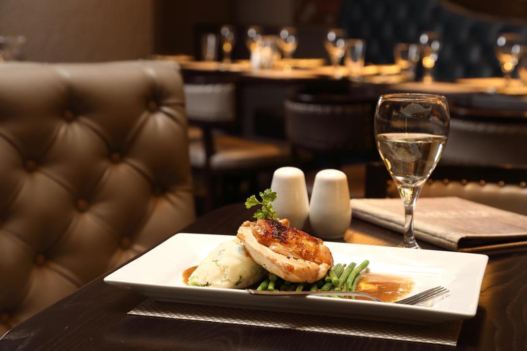 Golden Lion Hotel Стърлинг Екстериор снимка