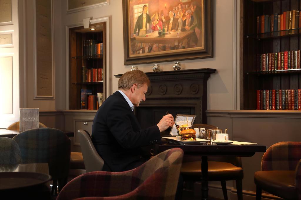 Golden Lion Hotel Стърлинг Екстериор снимка
