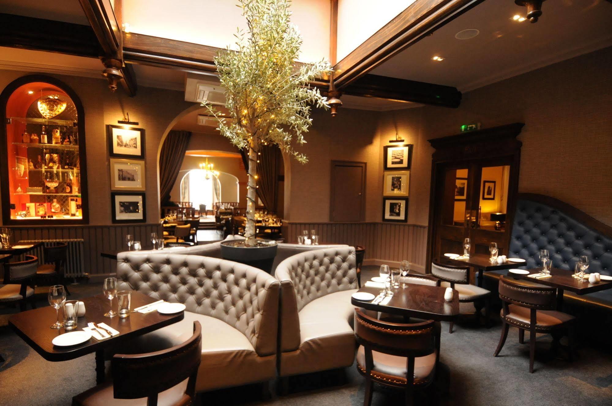 Golden Lion Hotel Стърлинг Екстериор снимка